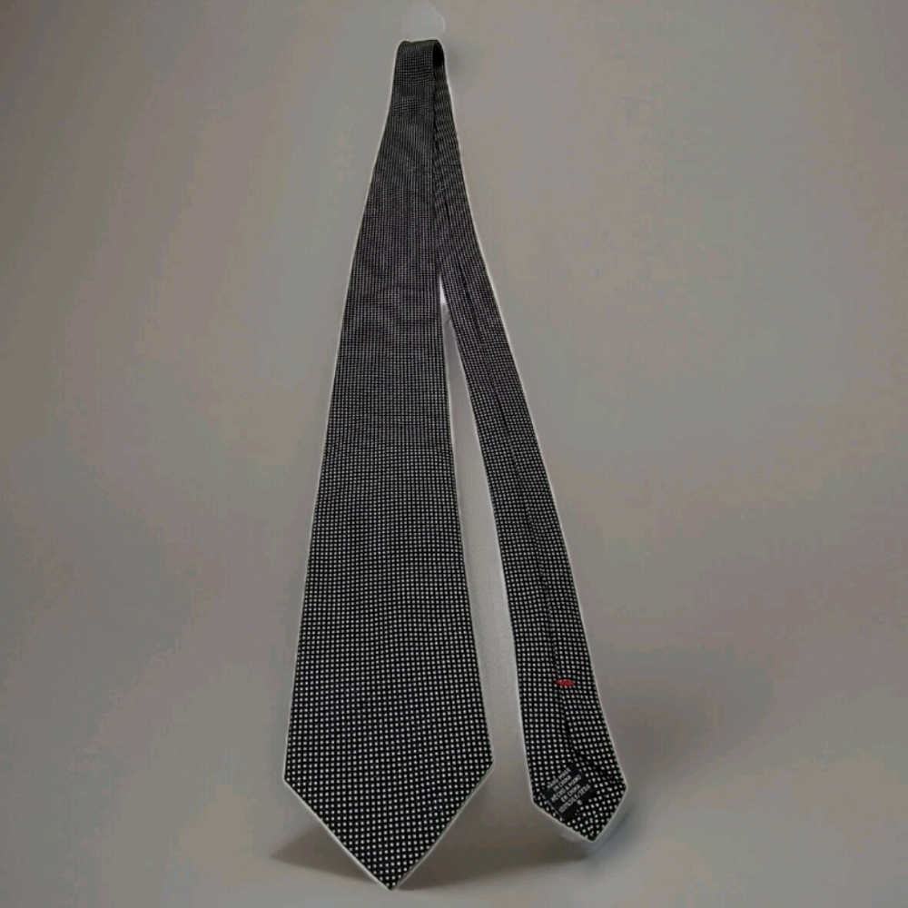 Chaps Black And White 100% Silk Tie